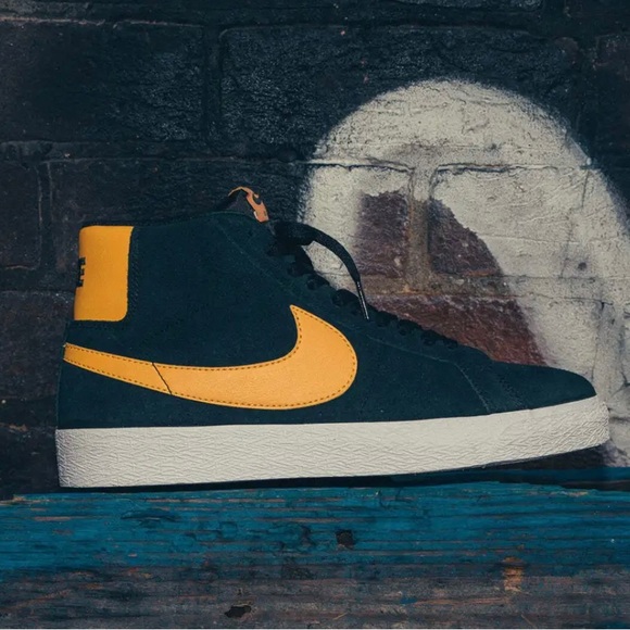 ZOOM BLAZER MID SB 'BLACK UNIVERSITY GOLD' - Picture 12 of 13